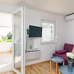 Apartamento Dion With Garden And Terrace, Just 200m From The *