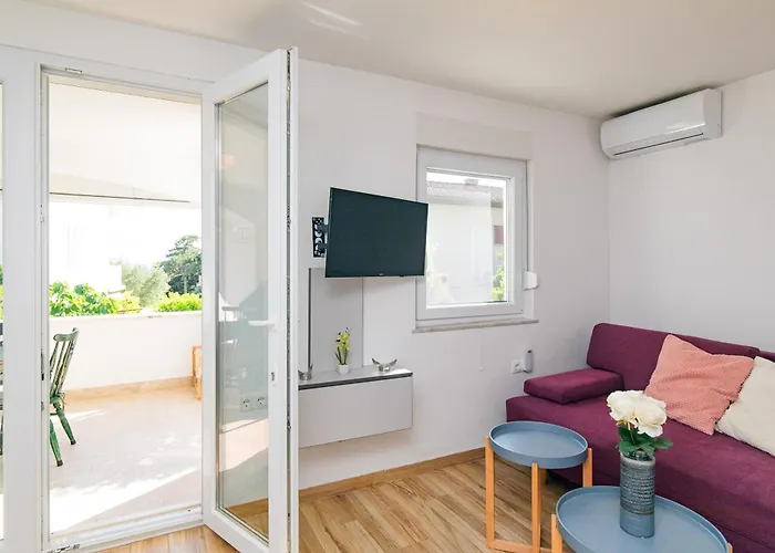 Appartement Dion With Garden And Terrace, Just 200m From The *